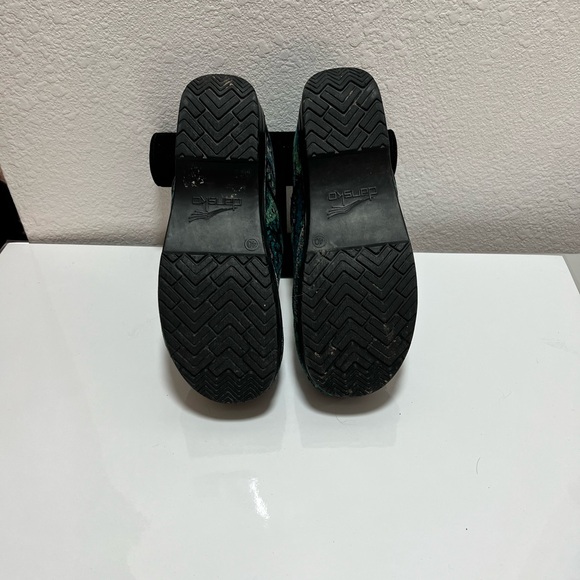 DANSKO VEGAN Stylish Green Paisley Women's Shoes - Picture 4 of 4